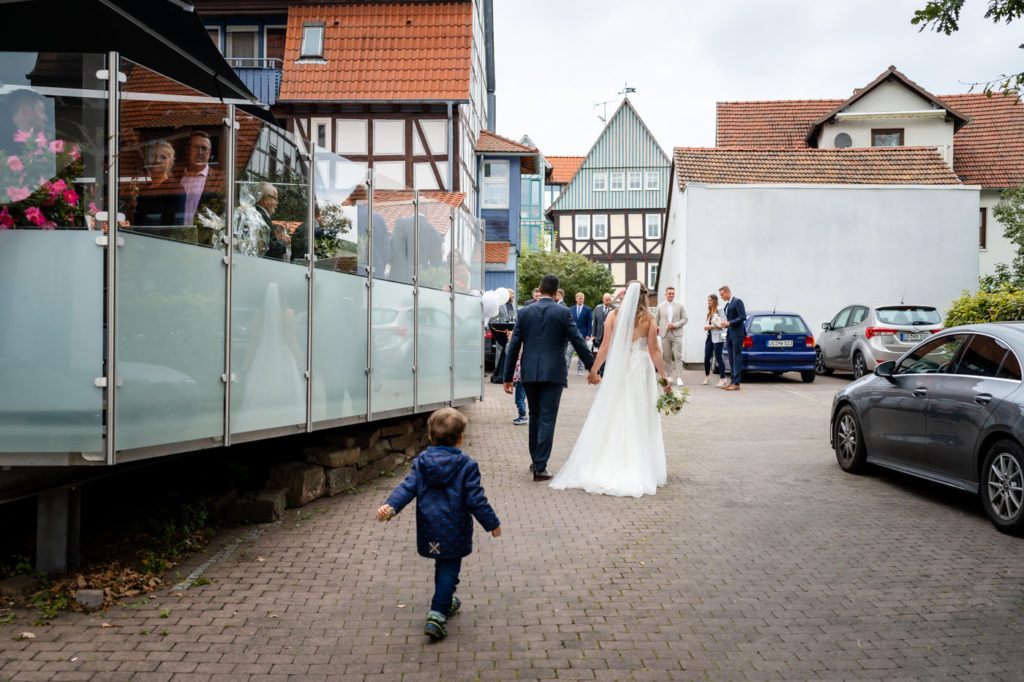 florian holl - hochzeitsfotograf Hochzeitsfotograf fotograf heiraten brautpaar kassel baunatal schloss Wilhemsthal calden 0097