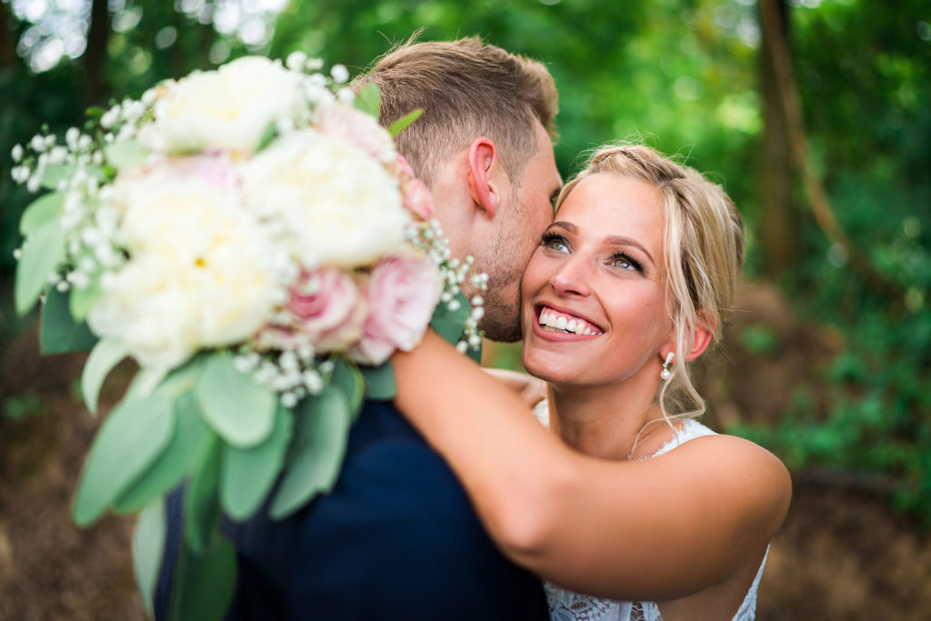 florian holl - hochzeitsfotograf florian holl hochzeitsfotograf fotograf hochzeit hochzeitspaar brautpaar heiraten goettingen kassel baunatal loewenhof Lohfelden 58