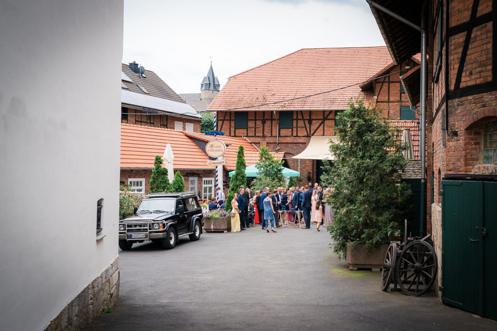 florian holl - hochzeitsfotograf florian holl hochzeitsfotograf fotograf hochzeit hochzeitspaar brautpaar heiraten goettingen kassel baunatal loewenhof Lohfelden 67