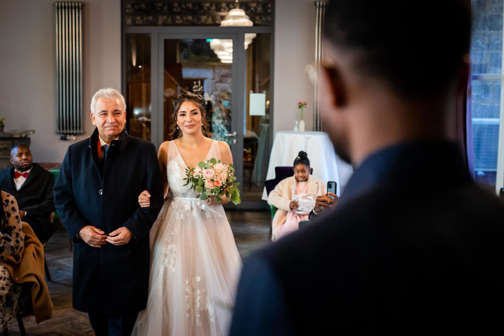 florian holl - hochzeitsfotograf florian holl kirche renthof location fotograf Hochzeit standesamt verlobung hochzeitspaar brautpaar heiraten goettingen kassel baunatal 19