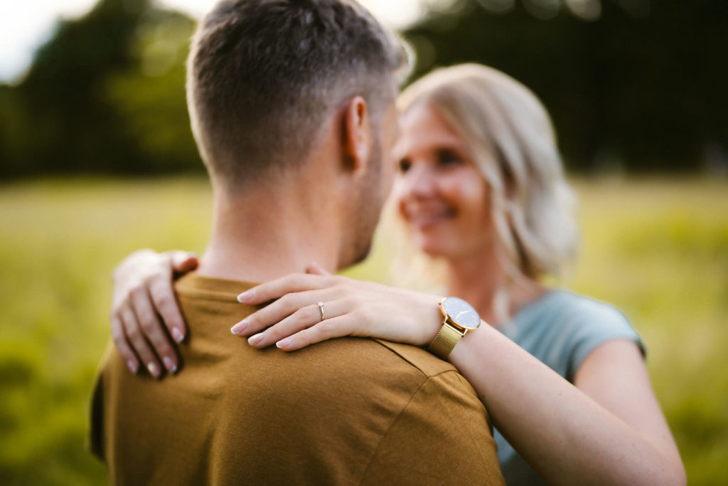 florian holl - hochzeitsfotograf florian holl fotograf engagement verlobung hochzeitspaar brautpaar heiraten goettingen kassel baunatal loewenhof Lohfelden 10