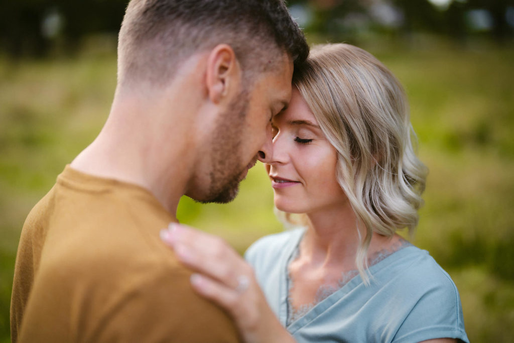 florian holl - hochzeitsfotograf florian holl fotograf engagement verlobung hochzeitspaar brautpaar heiraten goettingen kassel baunatal loewenhof Lohfelden 2